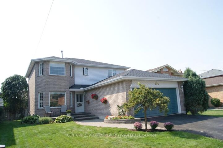 Property Photo: 976 Glenhare Street ON K9A 5G4