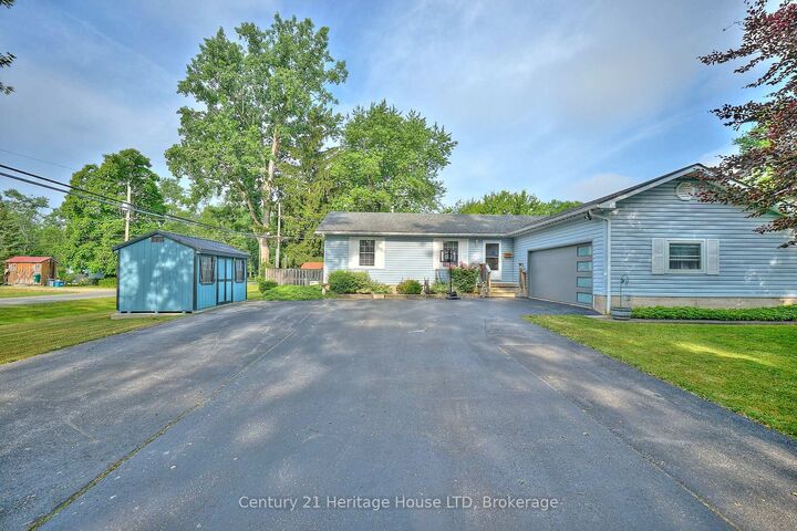 Photo de la propriété: 655 Parkdale Avenue ON L2A 5B5