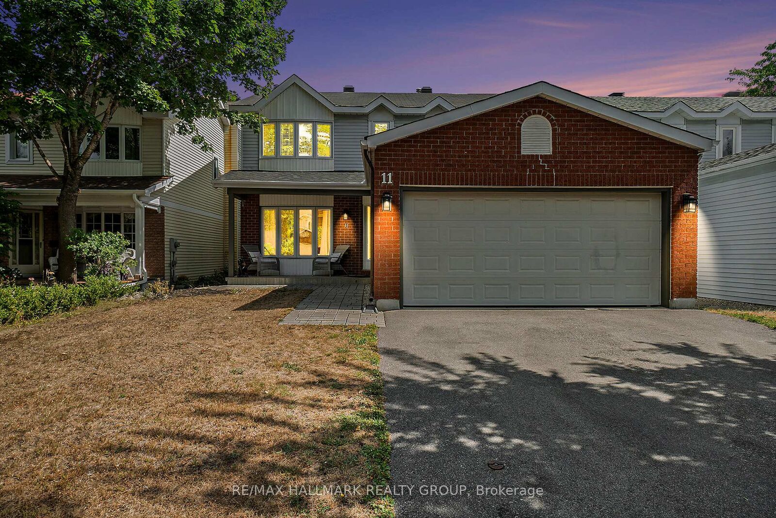 Property Photo: 11 Ellisson Way ON K1G 4N9