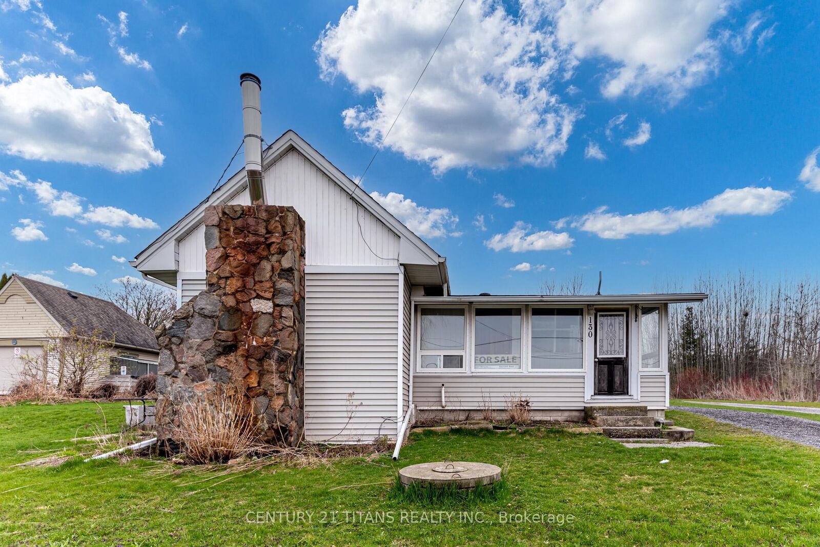 Property Photo:  130 West Beach Road  ON L1C 3K3 