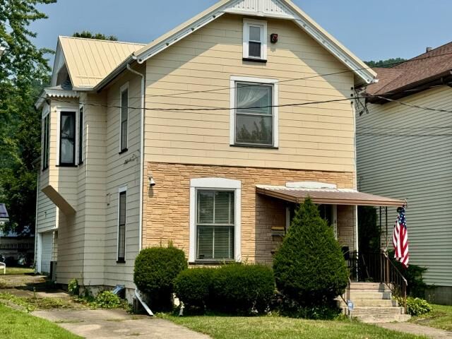814 Pennsylvania Avenue West  Warren PA 16365 photo