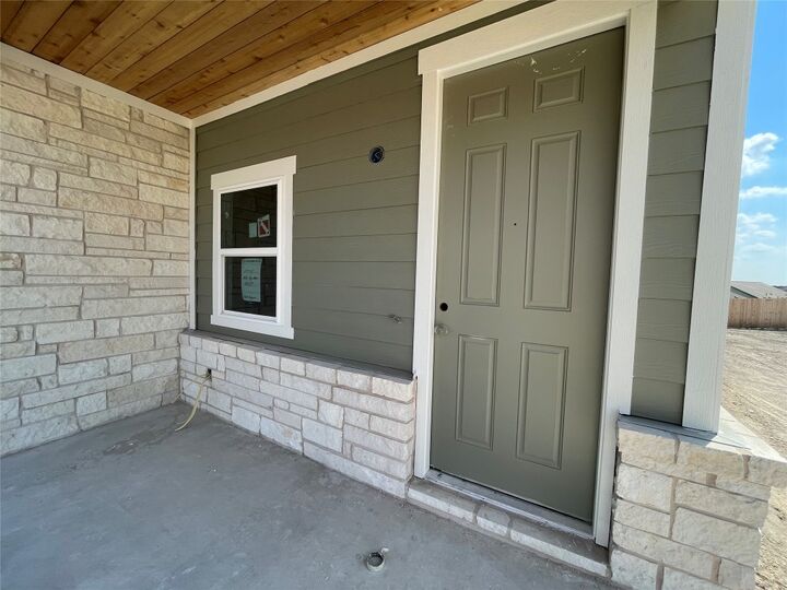 Property Photo:  600 Palo Brea Loop  TX 78634 