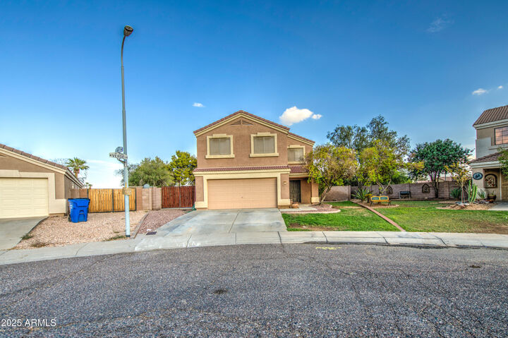 Property Photo: 8905 W Verde Lane AZ 85037