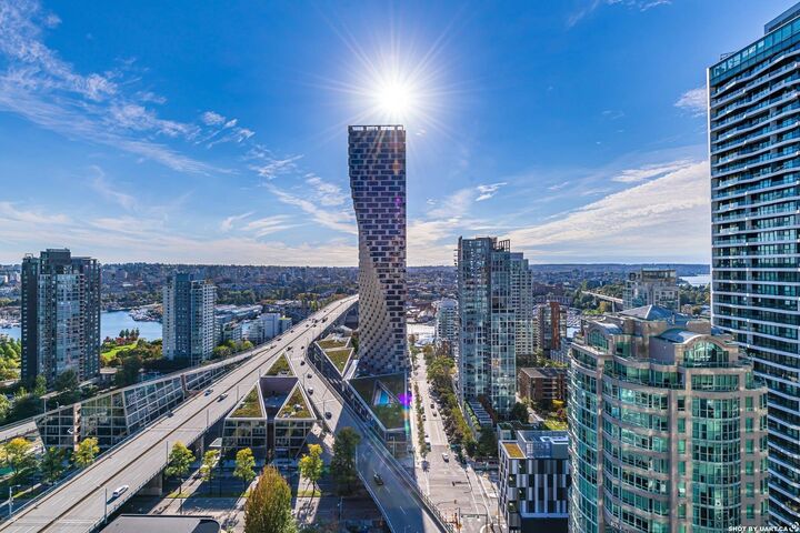 Property Photo: 1480 Howe Street 5601 BC V6Z 0G5