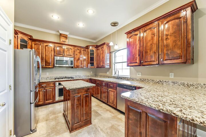 Property Photo: 216 Joshua Reed Dr LA 70360