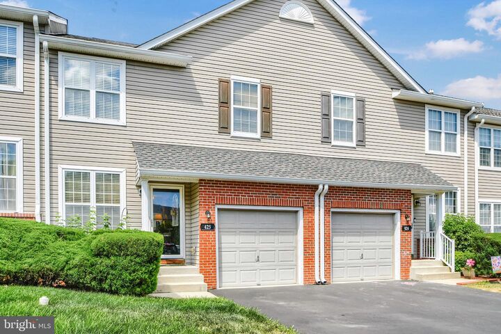 Property Photo: 425 Nottingham Lane PA 19426