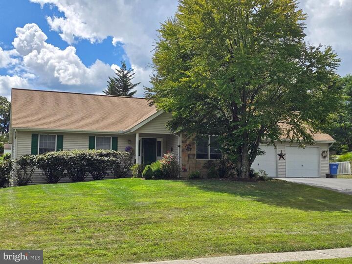 Property Photo: 452 Elder Trl PA 17070