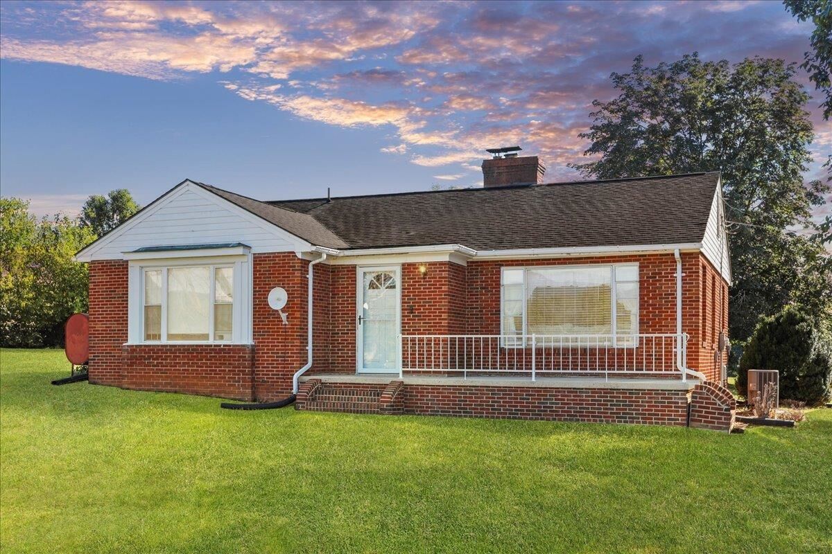 Property Photo: 3634 East Side Hwy N VA 22827