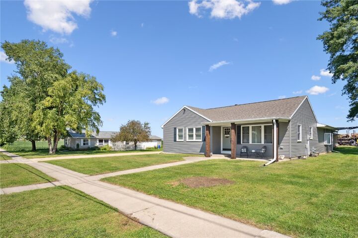 Property Photo: 614 W Main Street IA 52253