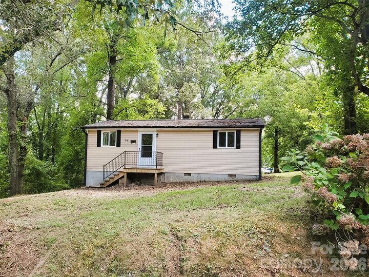 Property Photo:  216 E Georgia Avenue  NC 28016 