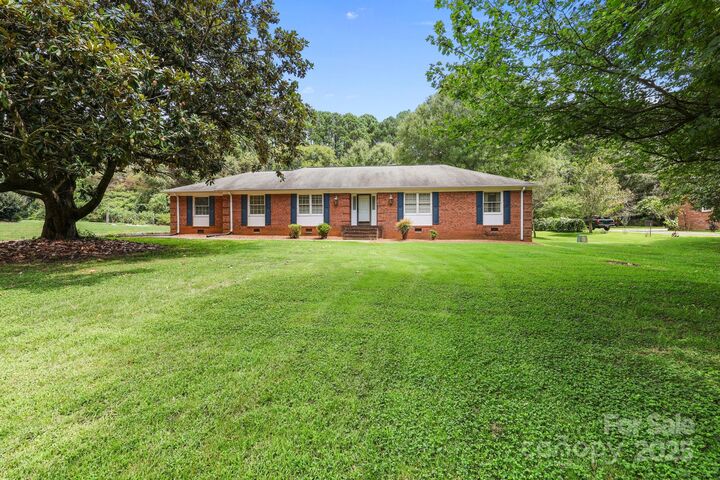 Property Photo:  255 Quail Drive  NC 28147
