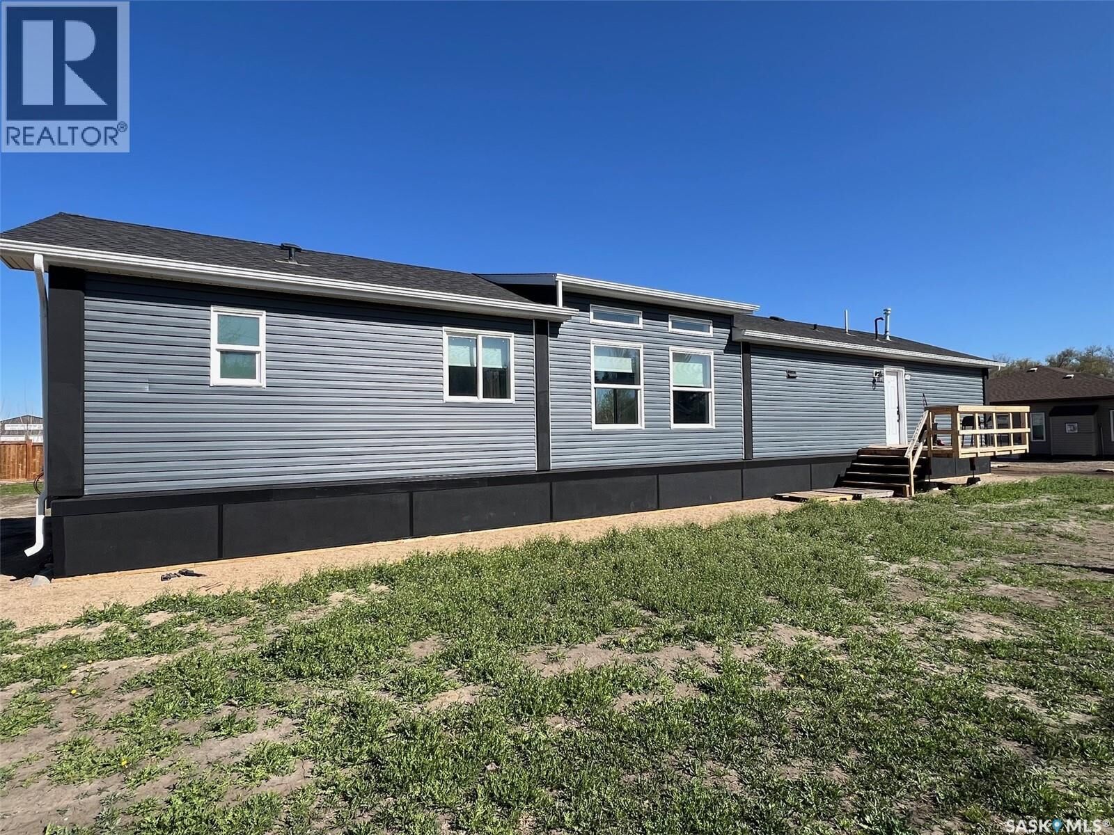 Property Photo:  215 1st Street  SK S0M 1X0 