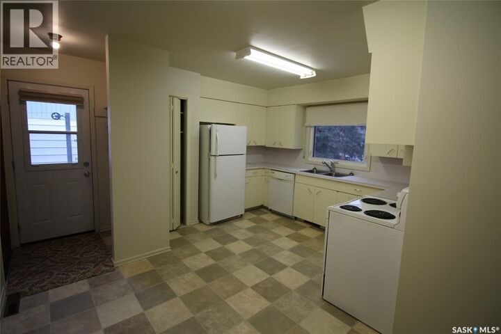 Property Photo: 820 3rd Street E SK S0N 2M0