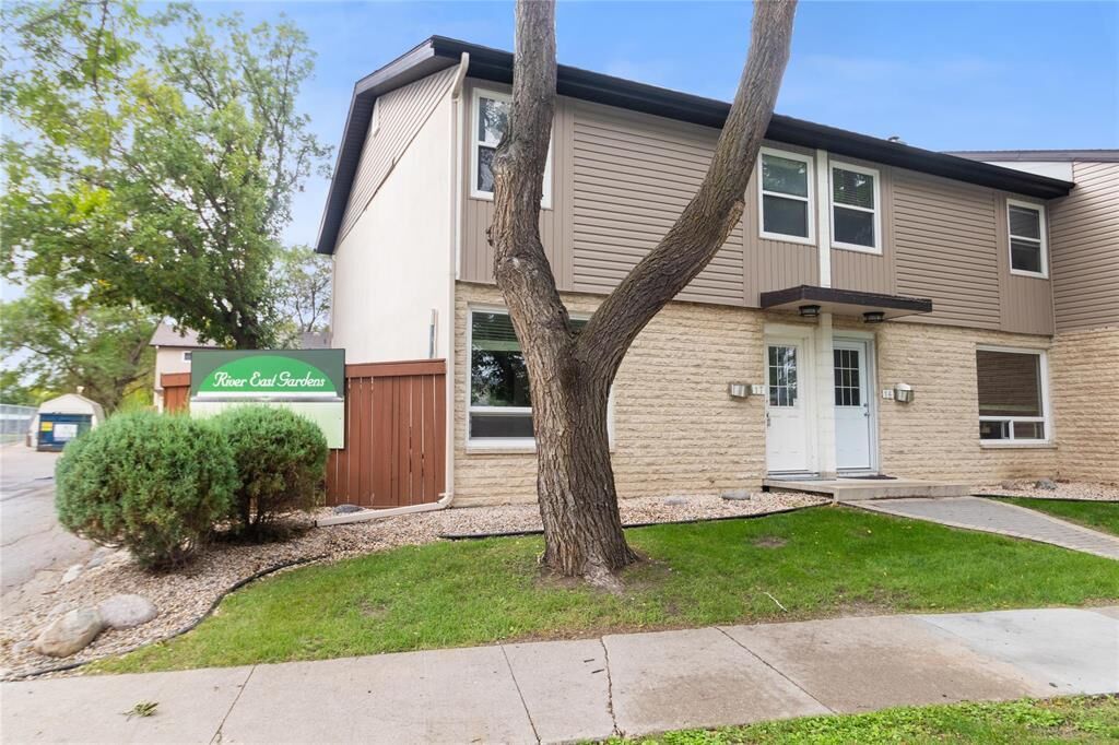 Property Photo: 1445 Rothesay Street MB R2G 1V3