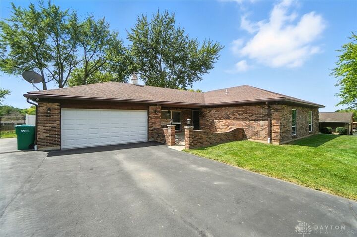 Property Photo: 465 Grange Hall Road OH 45430