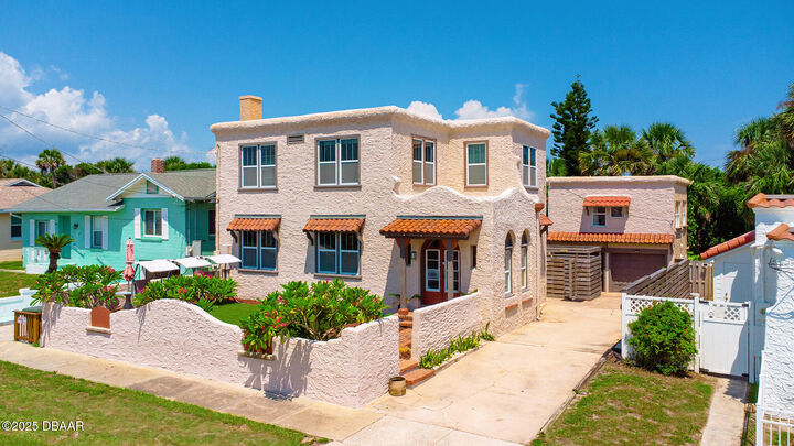 529 Hillside Avenue  Daytona Beach FL 32118 photo