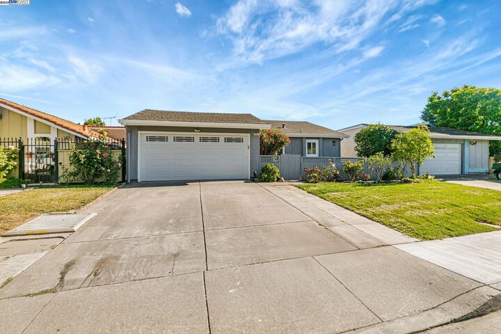 Property Photo:  34915 Skylark Dr  CA 94587 