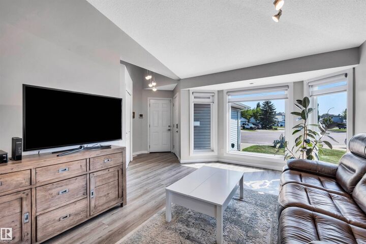 78 Deer Park Boulevard  Spruce Grove AB T7X 3K2 photo