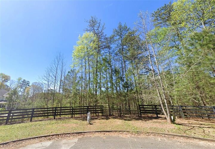 Property Photo: 121 Aaronwood Court GA 30004