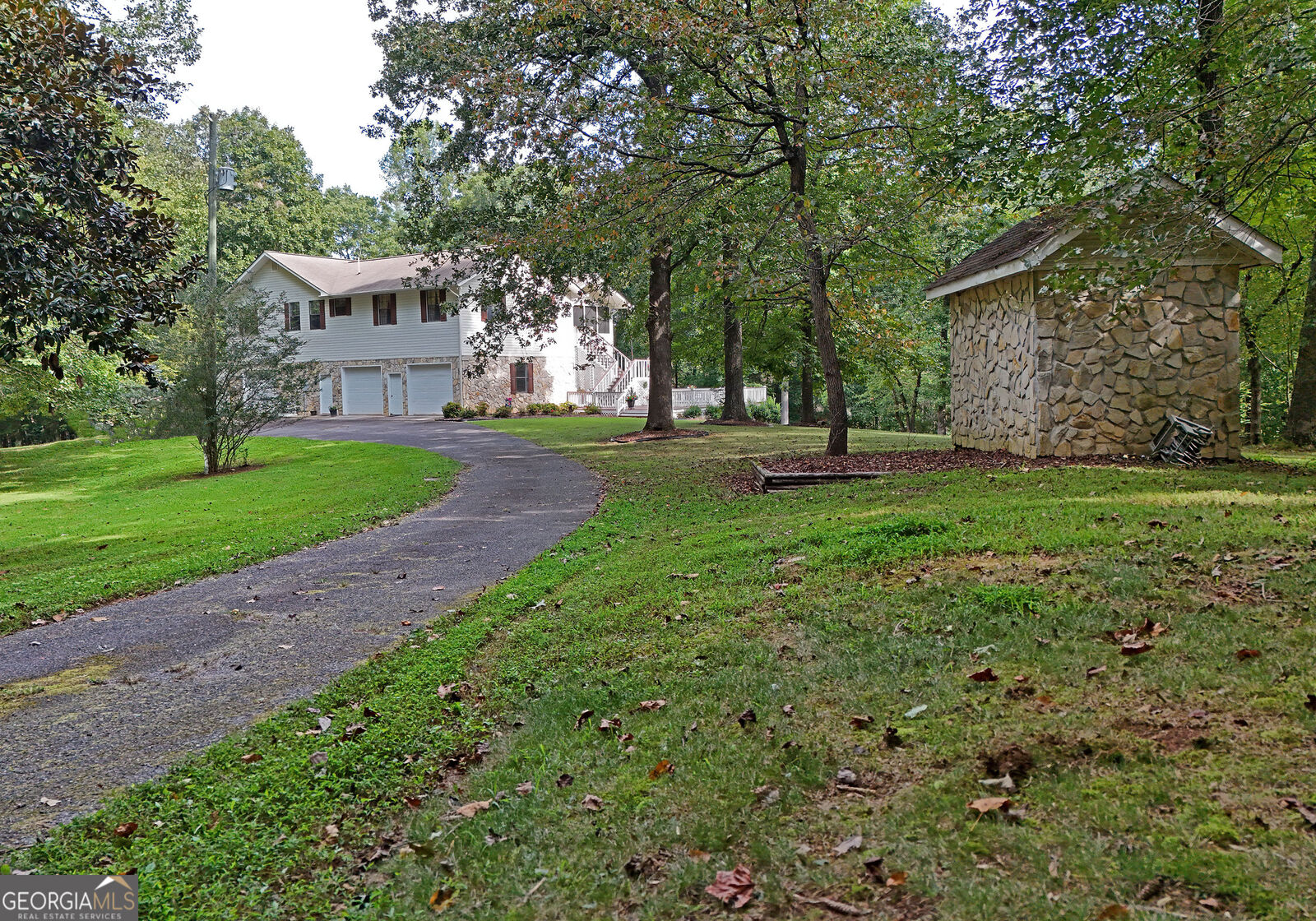 Property Photo: 409 Johnson Mill Road GA 30536