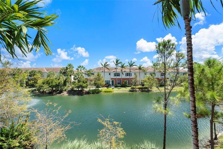 Property Photo: 168 SW 6th Ct 168 FL 33060
