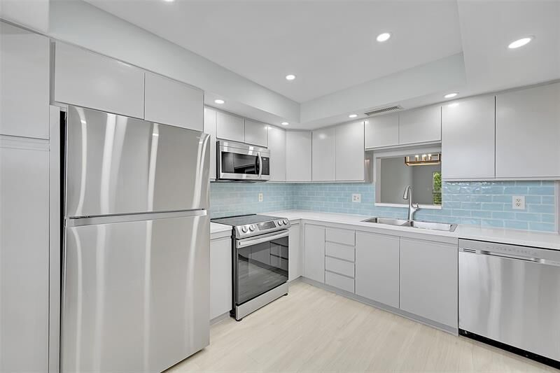 Property Photo: 2004 Granada Dr B4 FL 33066