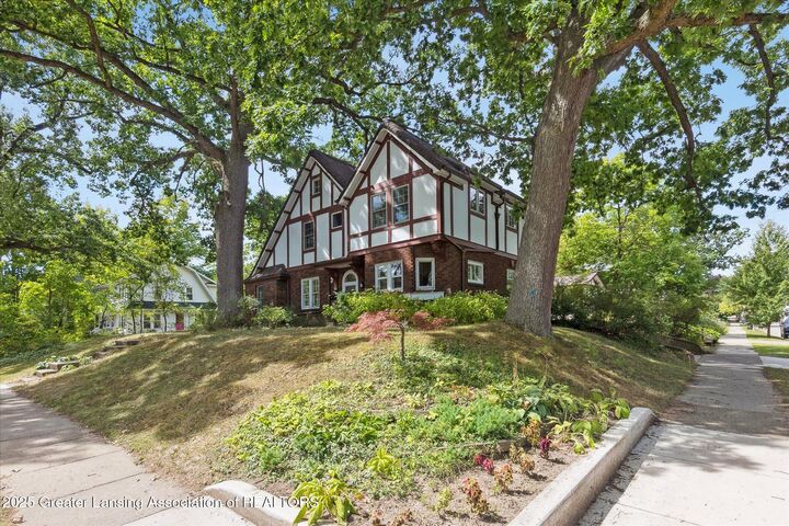 Property Photo: 729 Sunset Lane MI 48823