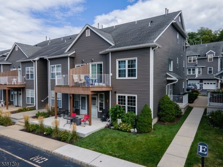 20 S Midland Ave D7  Kearny Town NJ 07032 photo