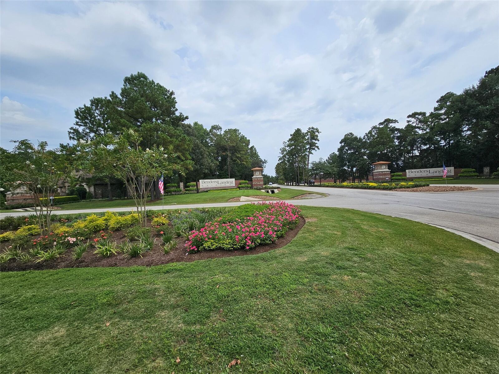 Property Photo: 5802 Sunny Sky Place TX 77386