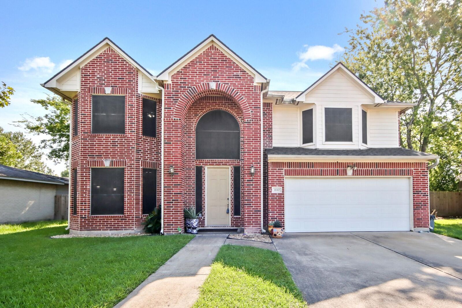 Property Photo:  1610 Evesham Drive  TX 77015 