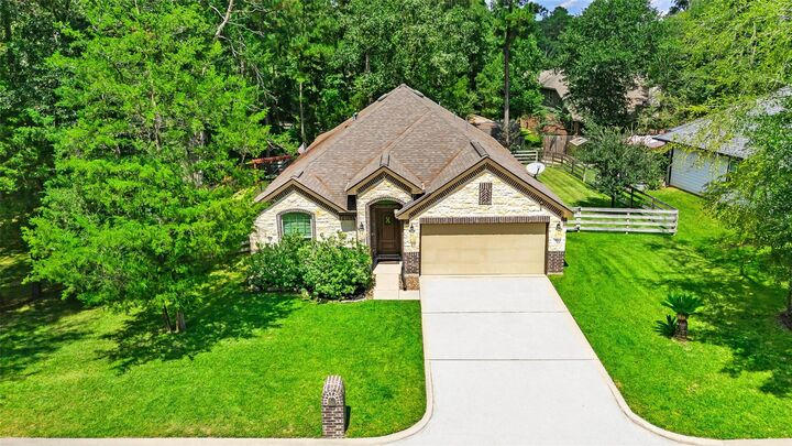 Property Photo:  9023 S Comanche Circle  TX 77378