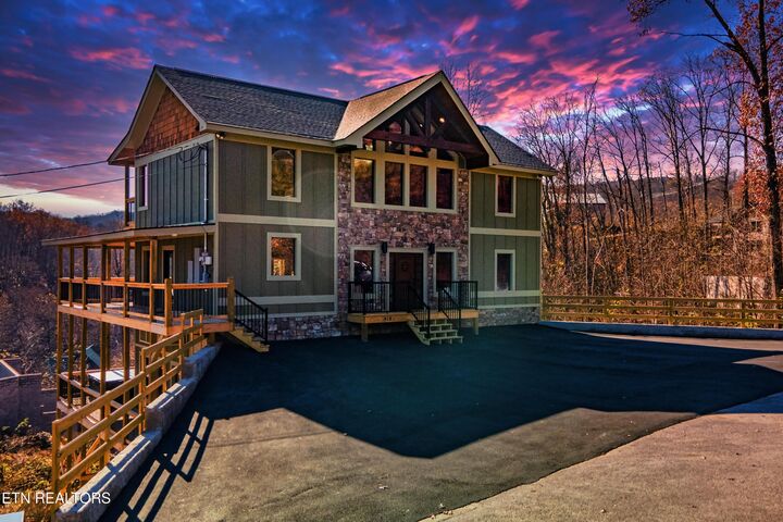 918 Elm Rd  Gatlinburg TN 37738 photo