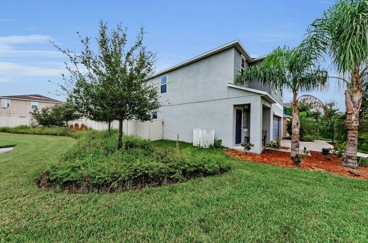 Property Photo:  17045 Yellow Pine Street  FL 33598 