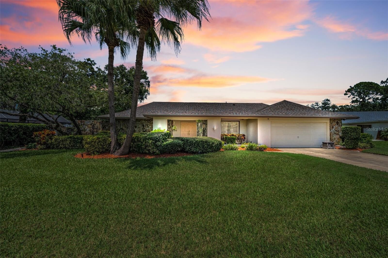 Property Photo: 3105 Wesson Way FL 33618