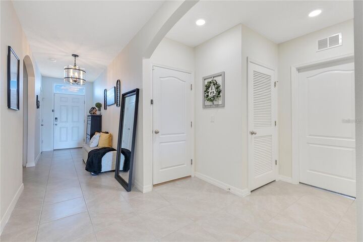 Property Photo:  633 Greymount Street  FL 33837 