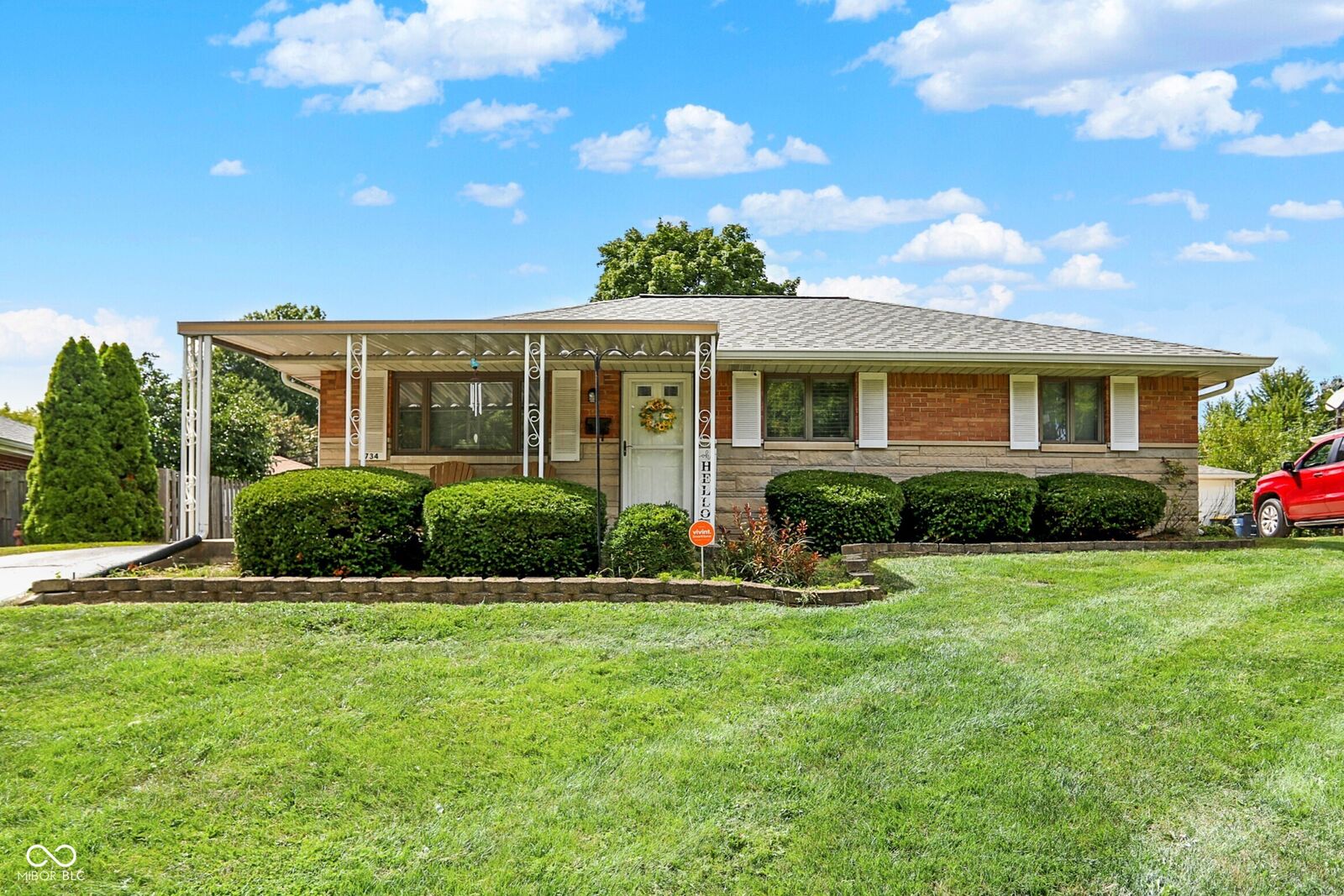 Property Photo: 734 S 4th Avenue IN 46107