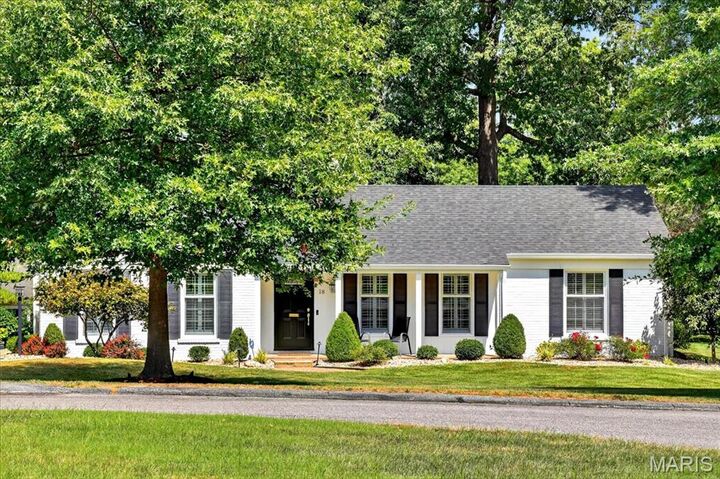 Property Photo: 18 Homewood Drive MO 63122
