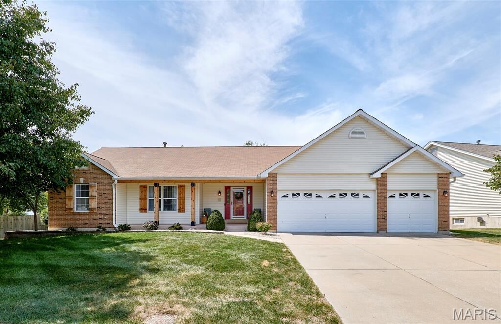 Property Photo: 9 Osperey Way MO 63368