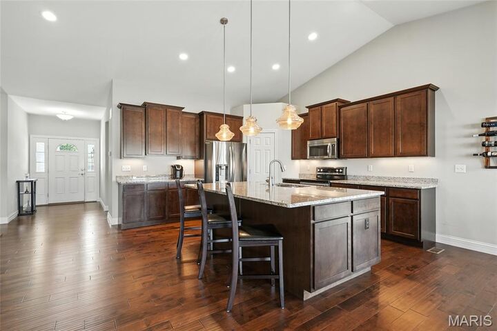 Property Photo: 950 Promenade Court MO 63368