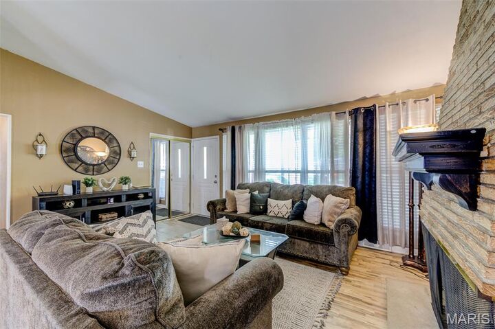Property Photo: 10562 Murat Drive MO 63136