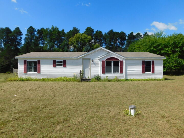 Property Photo: 650 S Haskins Street MI 49618