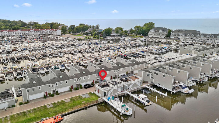 Property Photo: 33 Harbor Isle Drive MI 49117