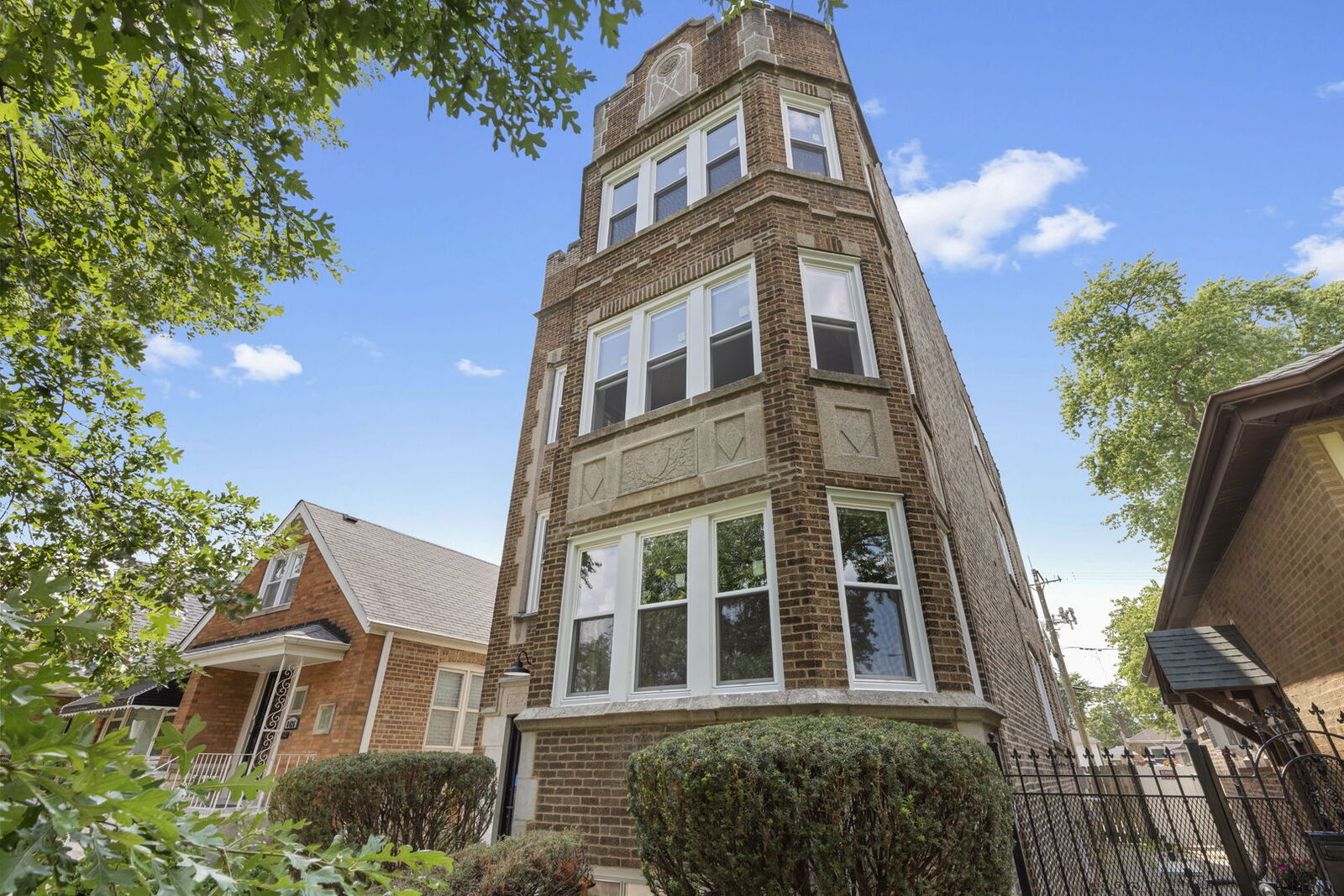 Property Photo: 8422 S Yates Boulevard Gn IL 60617