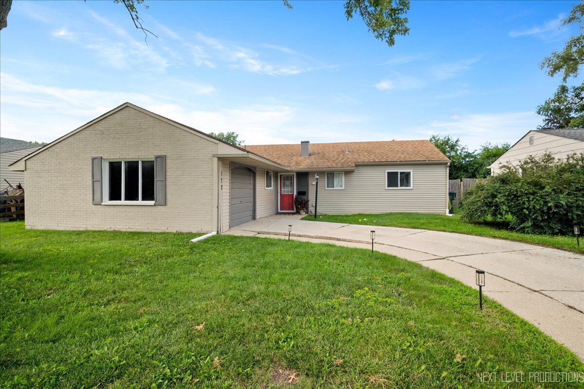 Property Photo: 172 Vantroba Drive IL 60139