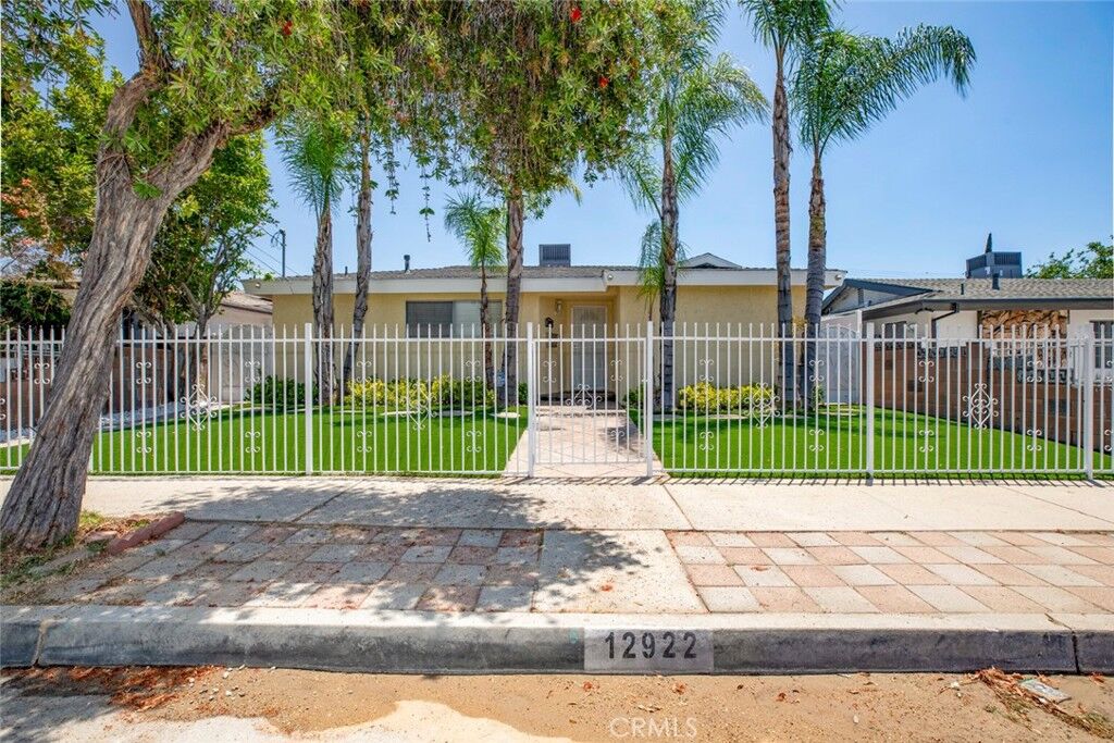 Property Photo: 12922 Strathern Street CA 91605