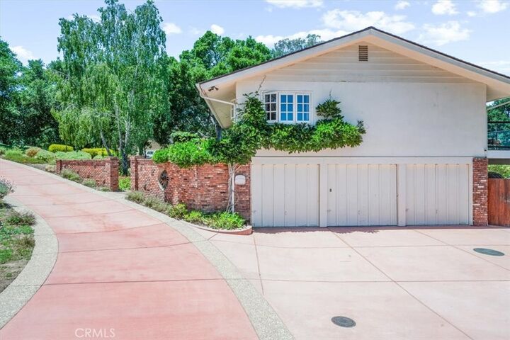Property Photo:  2355 Lake Marie Drive  CA 93455 