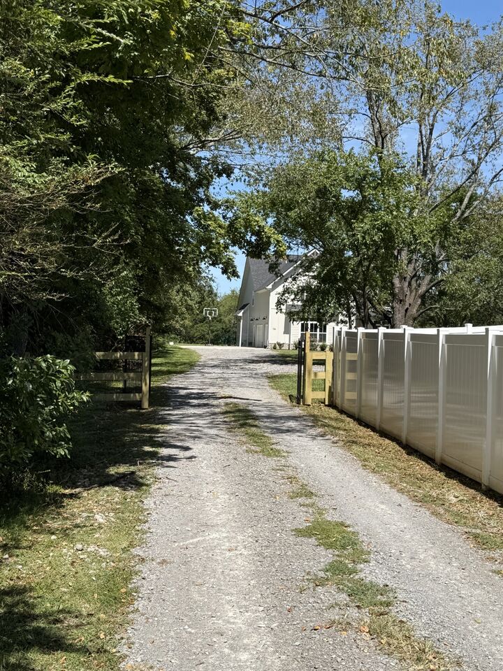Property Photo: 194 Volunteer Rd TN 37128