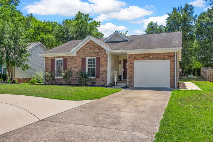 Property Photo: 2282 Ermine Dr TN 37043