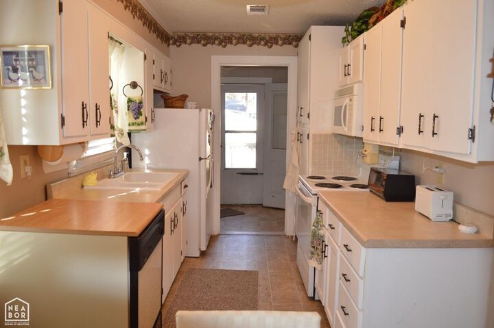 Property Photo:  212 Verser Street  AR 72432