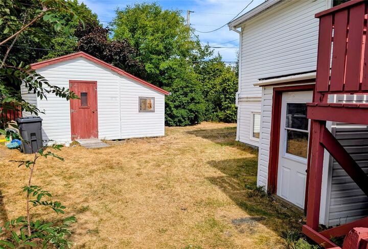 Property Photo: 5 Groves Place NE A1N 1E9